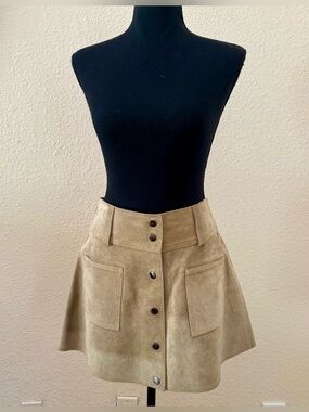 Vintage Urban Outfitters Y2K 70s-Style Tan Suede Snap Mini Skirt - US 4